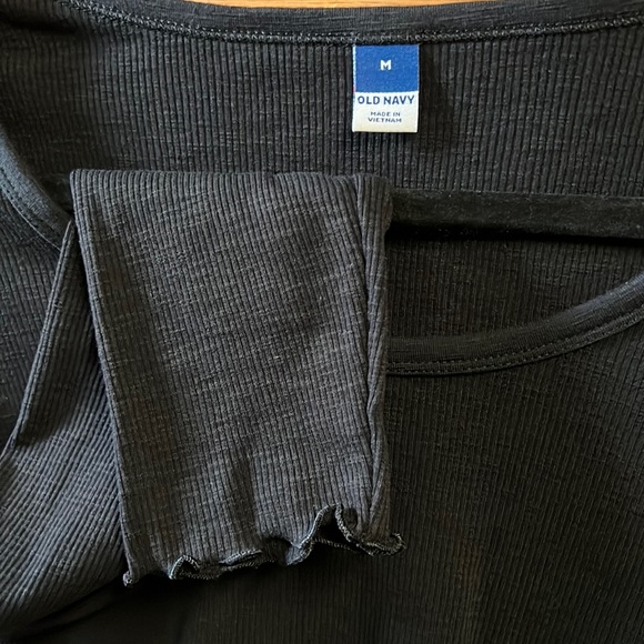 Old navy black long sleeve top - Picture 2 of 2